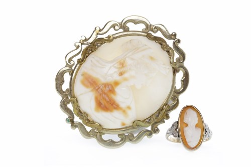 Lot 45 - VICTORIAN CAMEO BROOCH set with a large carved...