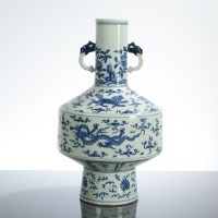 Lot 301 - LARGE CHINESE BLUE AND WHITE VASE with dragon...