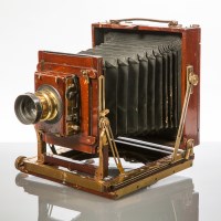 Lot 525 - VICTORIAN BRASS MOUNTED MAHOGANY PLATE CAMERA...
