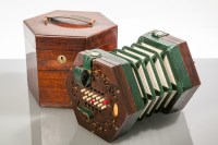 Lot 541 - VICTORIAN 48-BUTTON ROSEWOOD CONCERTINA of...