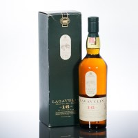 Lot 1004 - LAGAVULIN 16 YEAR OLD Single Islay Malt Whisky,...