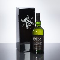 Lot 1260 - ARDBEG 10 YEAR OLD Single Islay Malt Whisky,...