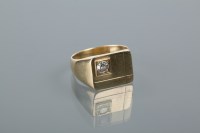 Lot 1683 - GENTLEMAN'S DIAMOND SET SIGNET RING set with a...