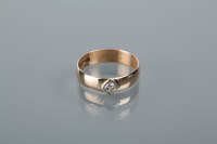 Lot 1760 - VICTORIAN DIAMOND SET BAND the illusion set...