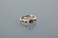 Lot 1764 - EDWARDIAN SAPPHIRE AND DIAMOND RING the...