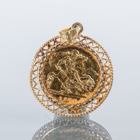 Lot 1536 - HALF SOVEREIGN DATED 1982 in a nine carat gold...