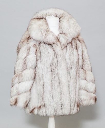 Lot 750 - LADY'S ARCTIC FOX FUR JACKET formed of...