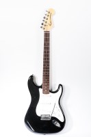Lot 530 - FULL SIZE FENDER STRATOCASTER ELECTRIC RHYTHM...
