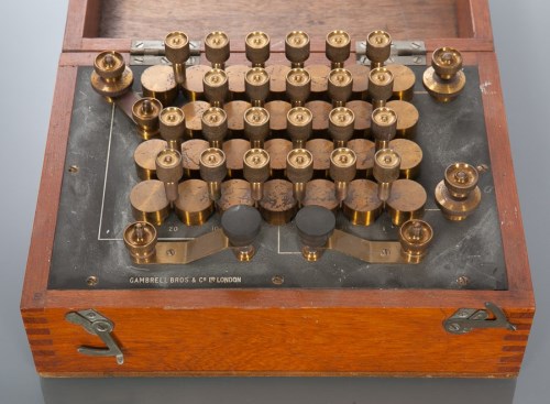 Lot 586 - GAMRELL BROS & CO OF LONDON RESISTANCE BOX no....