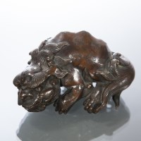 Lot 311 - CHINESE BRONZE LION DOG 9cm wide