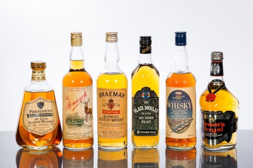 Lot 1045 - THE MONARCH Blended Scotch Whisky. 75cl, 41.2%...