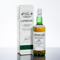 Lot 1050 - LAPHROAIG 10 YEAR OLD Single Islay Malt Whisky...