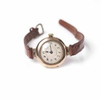 Lot 768 - LADY'S EARLY TWENTIETH CENTURY NINE CARAT GOLD...