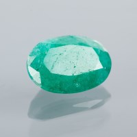 Lot 1639A - UNMOUNTED OVAL CUT EMERALD approximately 8.75...