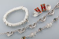 Lot 1663 - GROUP OF SILVER JEWELLERY comprising of a...
