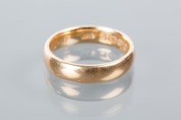 Lot 1670A - EIGHTEEN CARAT GOLD WEDDING BAND hallmarked,...