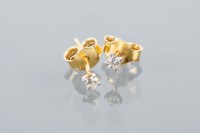 Lot 1717A - PAIR OF DIAMOND STUD EARRINGS each set with a...