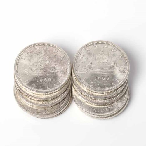 Lot 1558 - LOT OF TWELVE CANADIAN SILVER DOLLARS dated...