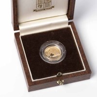 Lot 1567 - CASED ELIZABETH II GOLD PROOF TEN POUND COIN...