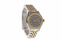 Lot 794 - LADY'S ROLEX OYSTER PERPETUAL DATEJUST...