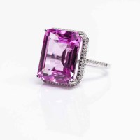 Lot 1671 - PINK SAPPHIRE AND DIAMOND DRESS RING the large...