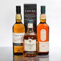 Lot 556 - LAGAVULIN 16 YEAR OLD Single Islay malt whisky...