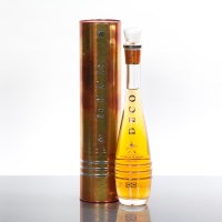 Lot 653 - JOHNNIE WALKER DECO Blended Scotch Whisky....