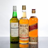 Lot 680A - BELL'S Blended Scotch whisky. 26 2/3 fl.ozs,...