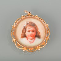 Lot 1182 - EARLY TWENTIETH CENTURY PORTRAIT BROOCH...