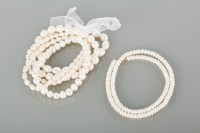 Lot 1291 - FRESHWATER PEARL NECKLACE 42cm long, with a...