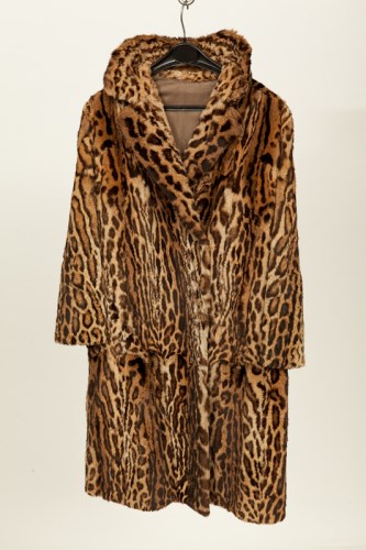 Lot 419 - LADY'S OCELOT FUR COAT with bracelet length...