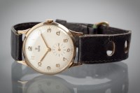 Lot 1010 - GENTLEMAN'S NINE CARAT GOLD TUDOR WRIST WATCH...