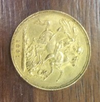 Lot 1021 - SOVEREIGN DATED 1887