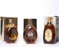 Lot 1132 - CRAWFORD'S FIVE STAR Blended Scotch Whisky. 26...