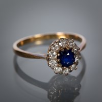 Lot 1101 - EARLY TWENTIETH CENTURY SAPPHIRE AND DIAMOND...