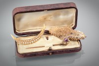 Lot 1216 - VICTORIAN SEED PEARL BROOCH the crescent...