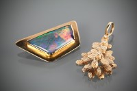 Lot 1233 - NINE CARAT GOLD MOUNTED OPAL BROOCH along with...