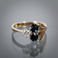 Lot 1317 - MID TWENTIETH CENTURY SAPPHIRE AND DIAMOND...