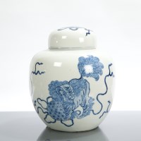 Lot 15 - 19TH CENTURY CHINESE BLUE AND WHITE GINGER JAR...