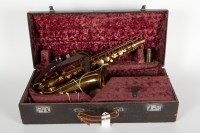Lot 253 - FRENCH DORE BRASS Eb ALTO SAXOPHONE with neck...