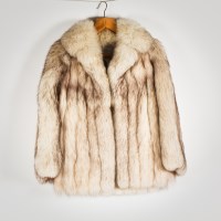 Lot 395 - VINTAGE WHITE FOX FUR JACKET makers Gladys...