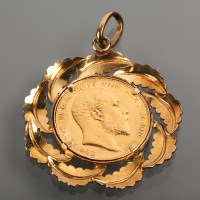 Lot 1013 - SOVEREIGN DATED 1907 in a nine carat gold...