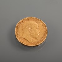 Lot 1070 - SOVEREIGN DATED 1904