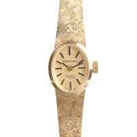 Lot 1013 - LADY'S LATE TWENTIETH CENTURY NINE CARAT GOLD...