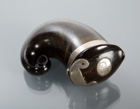 Lot 10 - VICTORIAN SILVER MOUNTED HORN SNUFF MULL the...