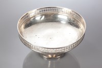 Lot 188 - 20TH CENTURY CIRCULAR SILVER COMPORT with...