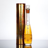 Lot 653 - JOHNNIE WALKER DECO Blended Scotch Whisky....