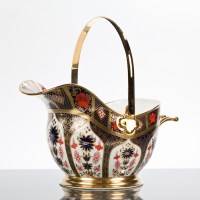 Lot 207 - ROYAL CROWN DERBY POT MODELLED IN THE FORM OF...
