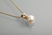 Lot 1225A - PEARL AND DIAMOND PENDANT formed by a single...