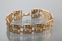 Lot 1361 - NINE CARAT GOLD CHARLES RENNIE MACKINTOSH...
